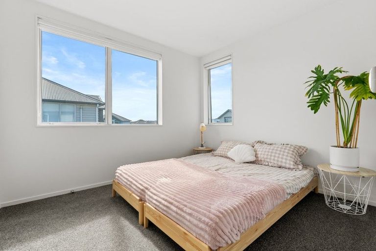 Photo of property in 16 Hakaro Way, Takanini, 2112