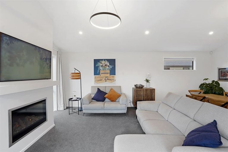 Photo of property in 52 Whitburn Avenue, Halswell, Christchurch, 8025