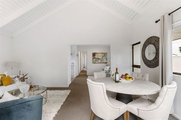 Photo of property in 2/14 Priestley Drive, Bucklands Beach, Auckland, 2014