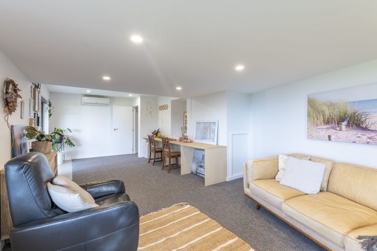 Photo of property in 1 Haunui Way, Pukerua Bay, 5026