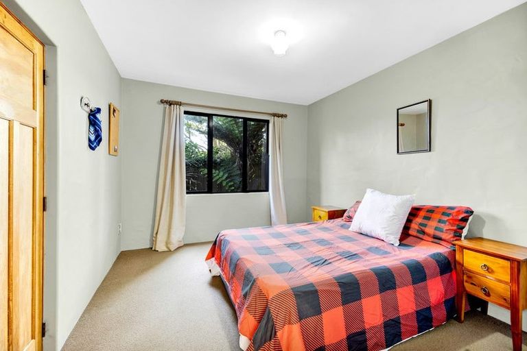 Photo of property in 7-9 Mace Terrace, Oakura, 4314