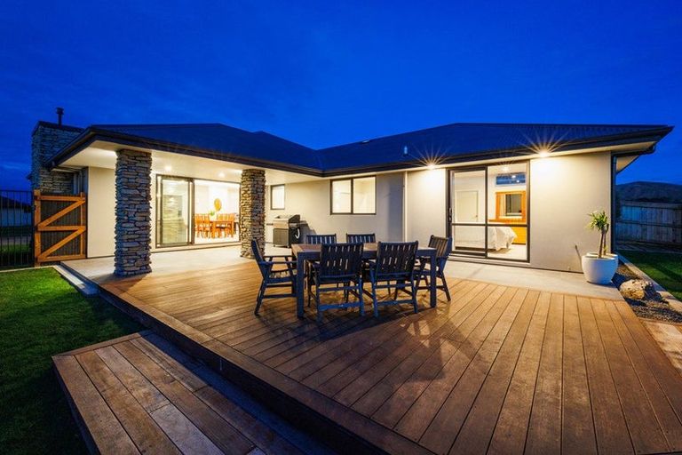 Photo of property in 156 Pacific Drive, Fitzherbert, Palmerston North, 4410