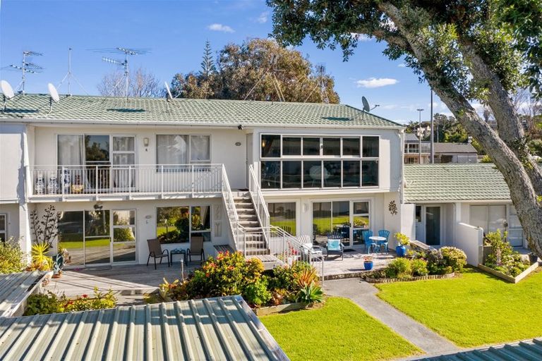 Photo of property in 5k The Esplanade, Eastern Beach, Auckland, 2012