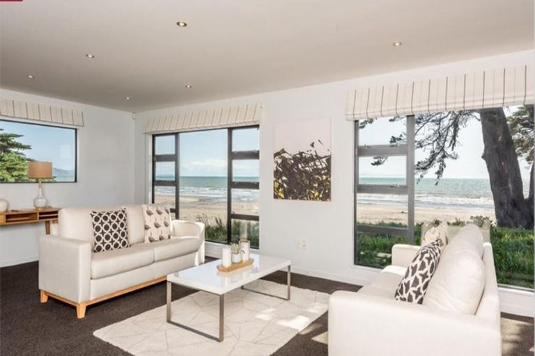 Photo of property in 23 Groves Road, Raumati Beach, Paraparaumu, 5032