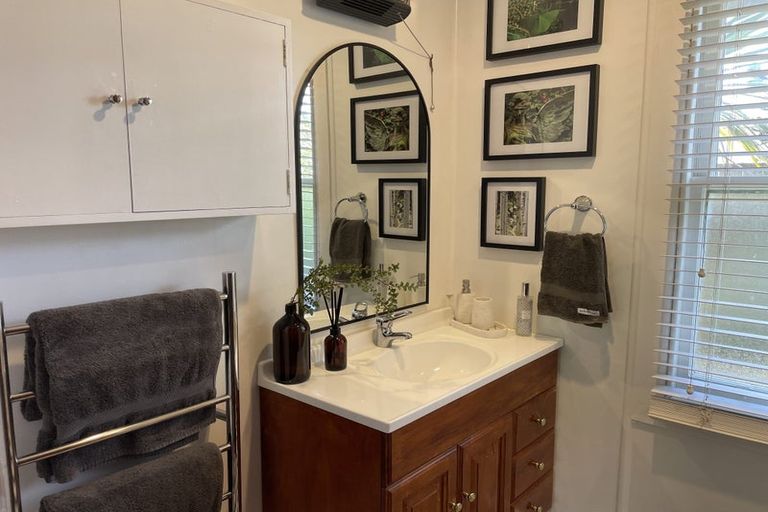 Photo of property in 30 Taupo View Road, Taupo, 3330