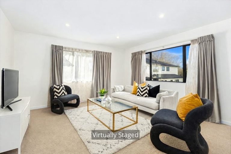 Photo of property in 19a Northcross Drive, Oteha, Auckland, 0632
