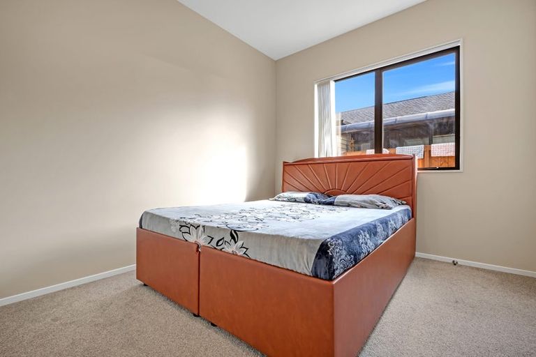 Photo of property in 26 Survila Street, Takanini, 2110