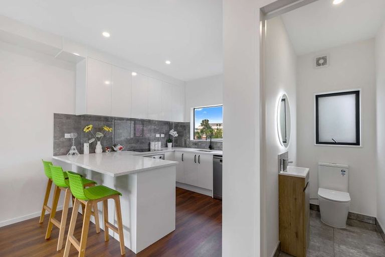 Photo of property in 3/68 Smythe Road, Henderson, Auckland, 0612