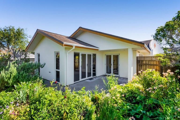 Photo of property in 363b Mangorei Road, Merrilands, New Plymouth, 4312
