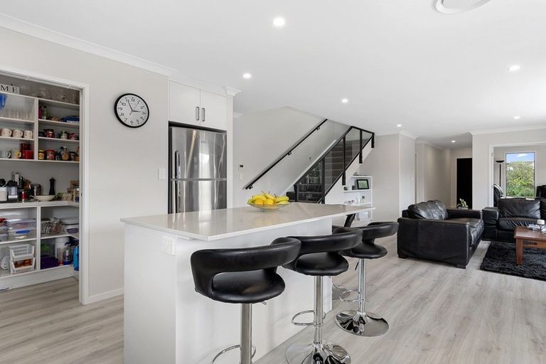 Photo of property in 37 Bert Wall Drive, Omokoroa, 3114