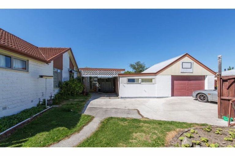 Photo of property in 92 Lowry Avenue, Redwood, Christchurch, 8051