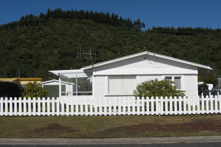 Photo of property in 30 Motuoapa Esplanade, Motuoapa, 3382