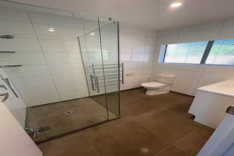 Photo of property in 2/54 Hebron Road, Waiake, Auckland, 0630