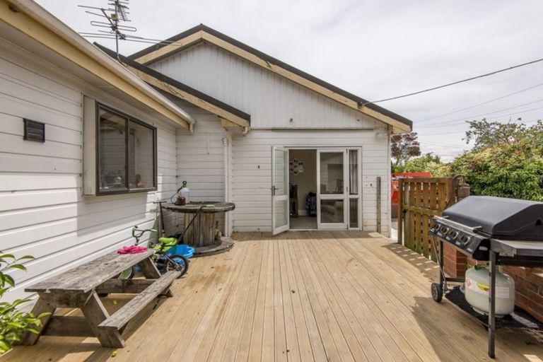 Photo of property in 63 Aorangi Road, Bryndwr, Christchurch, 8053