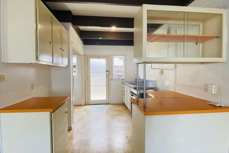 Photo of property in 1/22 Kelston Street, New Lynn, Auckland, 0600