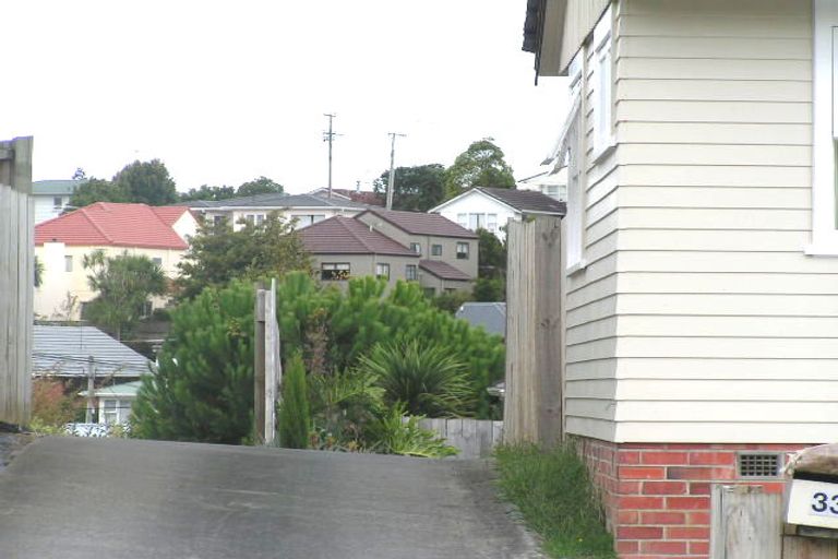 Photo of property in 2/31 Becroft Drive, Forrest Hill, Auckland, 0620