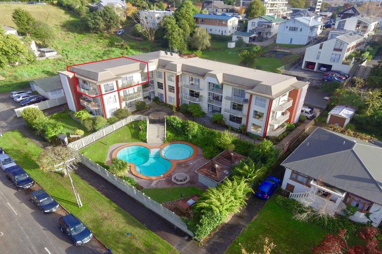 Photo of property in 9/10 Hunter Street, Hamilton Lake, Hamilton, 3204