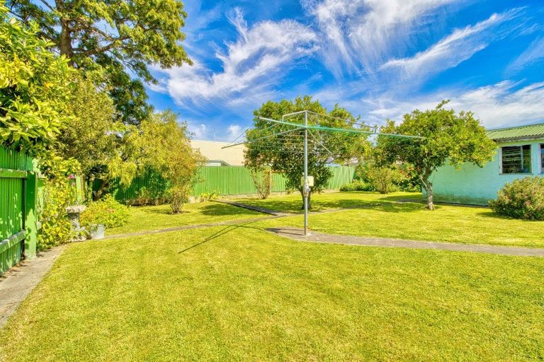 Photo of property in 37 Hillary Crescent, Maraenui, Napier, 4110