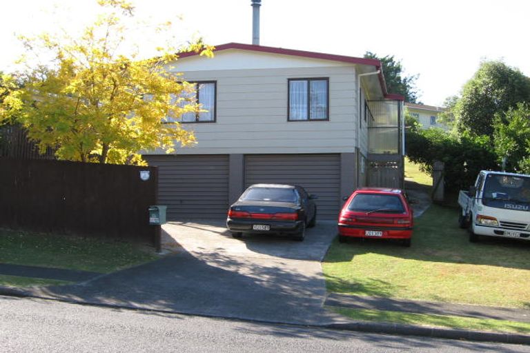 Photo of property in 17 Topliss Drive, Northcross, Auckland, 0632