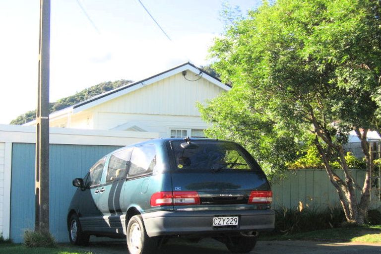 Photo of property in 10 Konini Street, Eastbourne, Lower Hutt, 5013