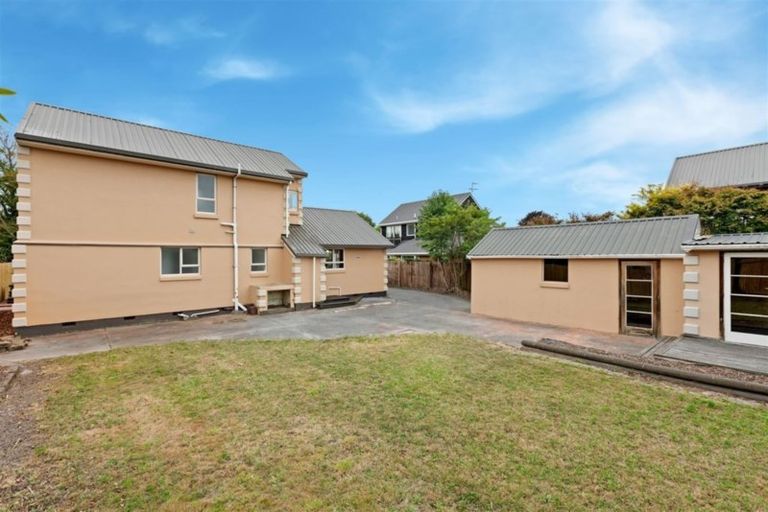 Photo of property in 55 Memorial Avenue, Ilam, Christchurch, 8053