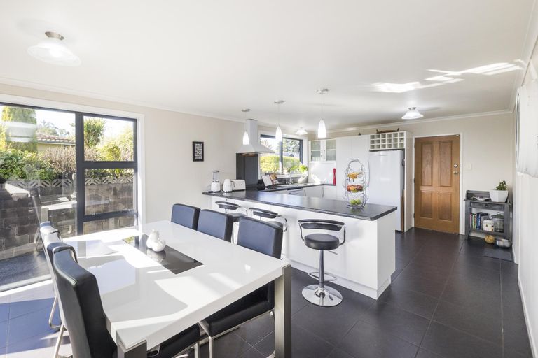 Photo of property in 38 Henare Street, West End, Palmerston North, 4412