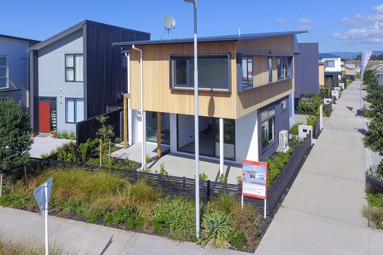 Photo of property in 37 Wallace Road, Hobsonville, Auckland, 0616