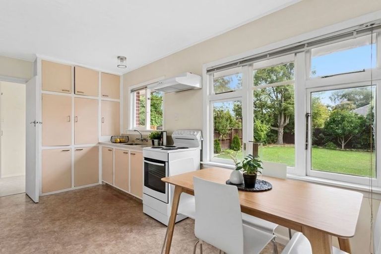 Photo of property in 110 Kendal Avenue, Burnside, Christchurch, 8053