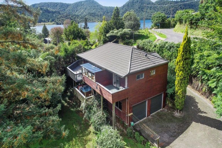 Photo of property in 4 Steep Street, Lake Okareka, Rotorua, 3076