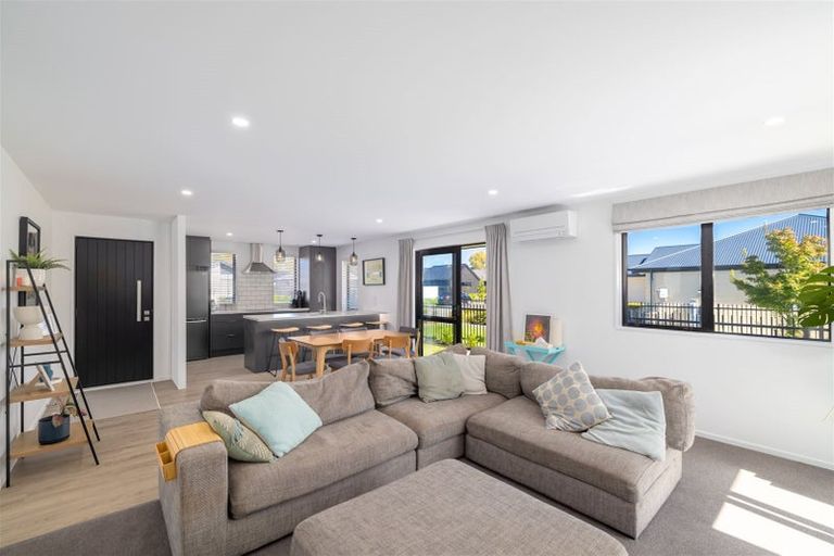 Photo of property in 13 Bellows Close, Halswell, Christchurch, 8025