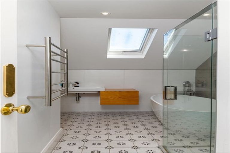 Photo of property in 96 Tomes Road, St Albans, Christchurch, 8052