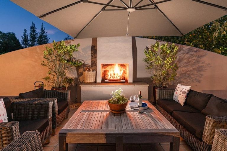 Photo of property in 245 Ngatiawa Road, Reikorangi, Waikanae, 5391