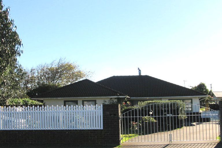 Photo of property in 76 Atkinson Avenue, Otaki Beach, Otaki, 5512