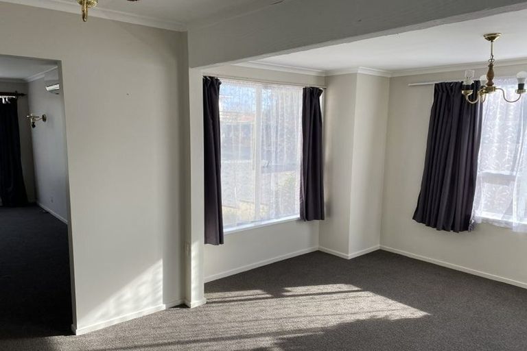 Photo of property in 1/98a Lake Terrace Road, Burwood, Christchurch, 8061