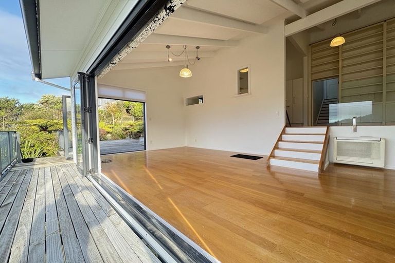 Photo of property in 15 Cavalry Close, Crofton Downs, Wellington, 6035