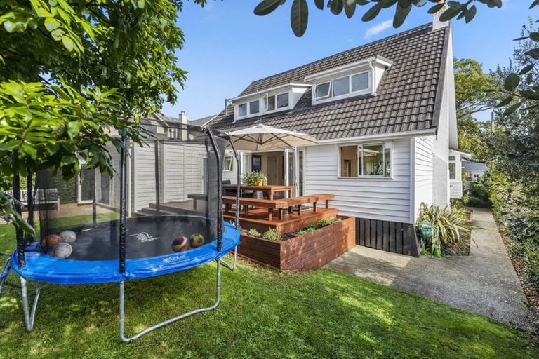 Photo of property in 16a Fenwick Avenue, Milford, Auckland, 0620