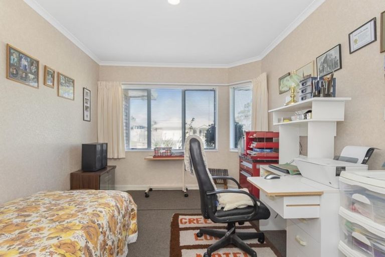 Photo of property in 32 Stableford Drive, Pyes Pa, Tauranga, 3112