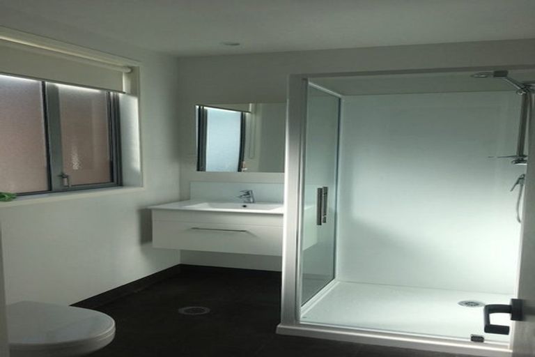 Photo of property in 304/160a Hobsonville Point Road, Hobsonville, Auckland, 0616