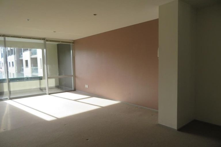 Photo of property in Sanctum Apartment, 10 Ebor Street, Te Aro, Wellington, 6011