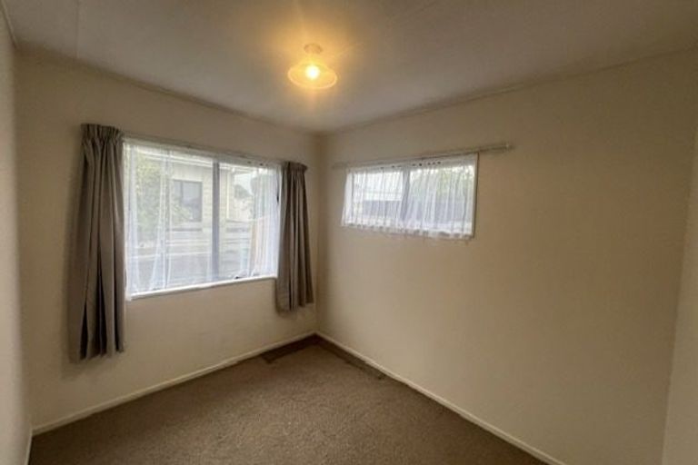 Photo of property in 9 Douglas Street, Levin, 5510