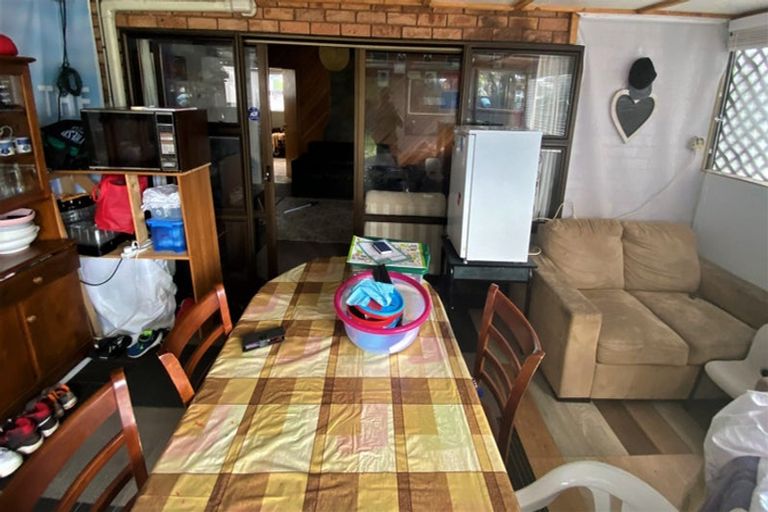 Photo of property in 8 Freyberg Avenue, Papatoetoe, Auckland, 2104