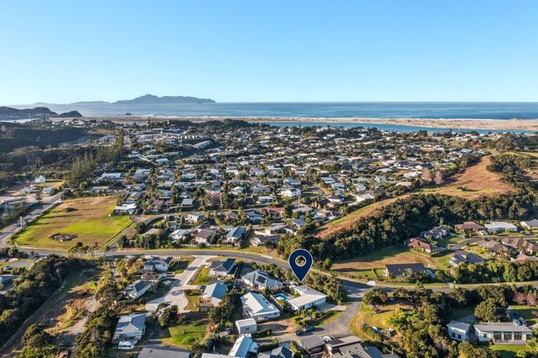 Photo of property in 2 Taimoana Close, Mangawhai Heads, Mangawhai, 0505