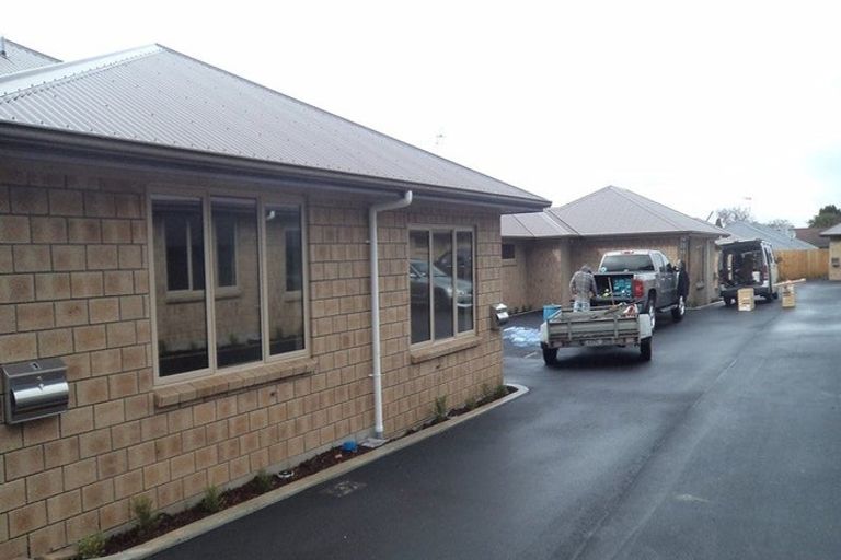 Photo of property in 2/114 Old Farm Road, Hamilton East, Hamilton, 3216