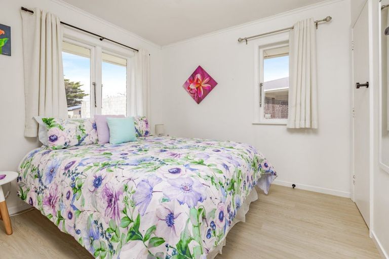 Photo of property in 22a Sutton Crescent, Papakura, 2110