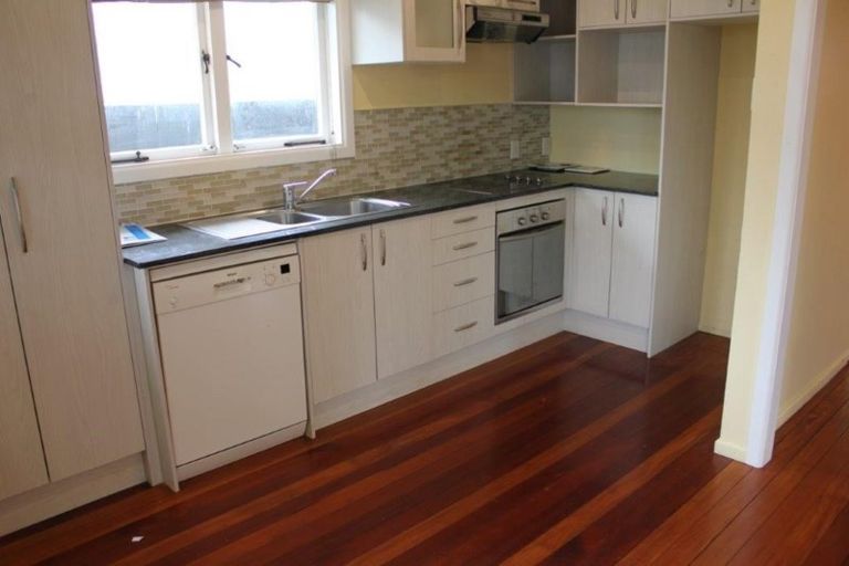 Photo of property in 1/37 Nile Road, Milford, Auckland, 0620