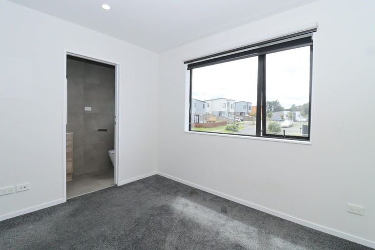 Photo of property in 13b Crestview Rise, Papakura, 2110