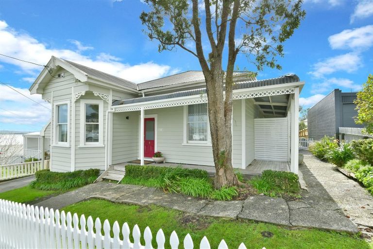 Photo of property in 28 Rata Street, Helensville, 0800
