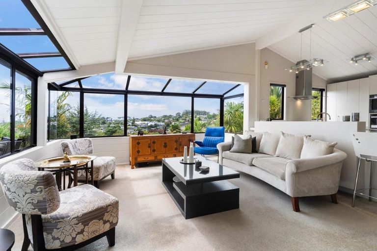 Photo of property in 5 Amante Crescent, Mairangi Bay, Auckland, 0630