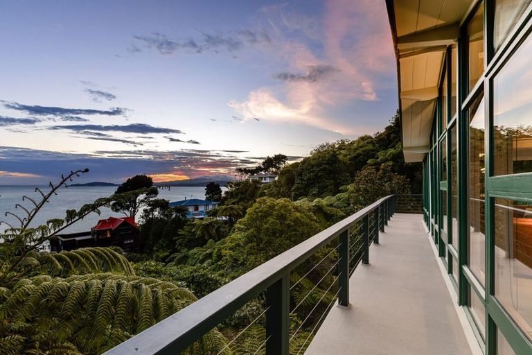 Photo of property in 42 Ferry Road, Days Bay, Lower Hutt, 5013