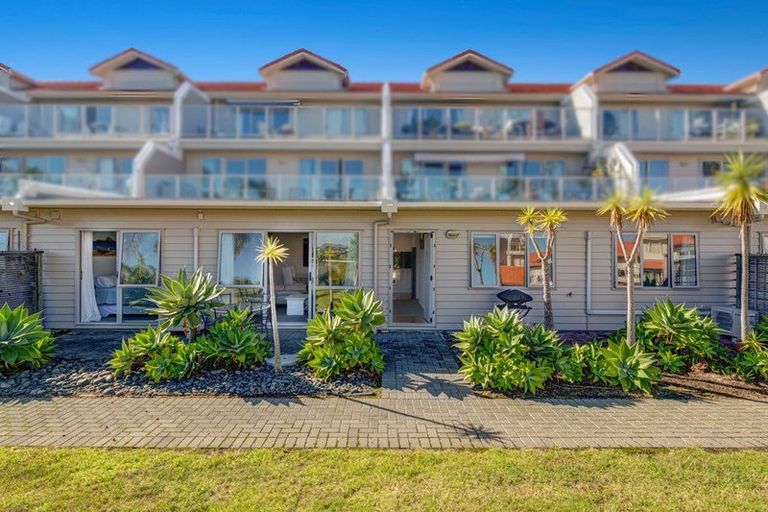 Photo of property in Santa Rosa, 3/340 Gulf Harbour Drive, Gulf Harbour, Whangaparaoa, 0930